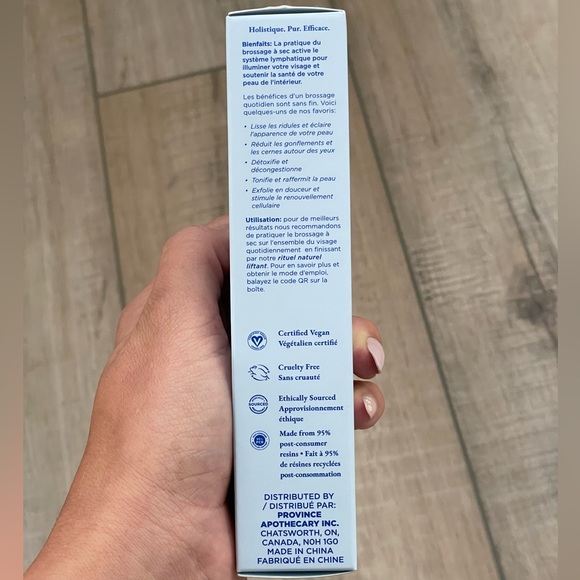 Ultra Soft Facial Dry Brush by Province Apothecary | Vegan ALL Skin Types - NWT - Picture 5 of 6